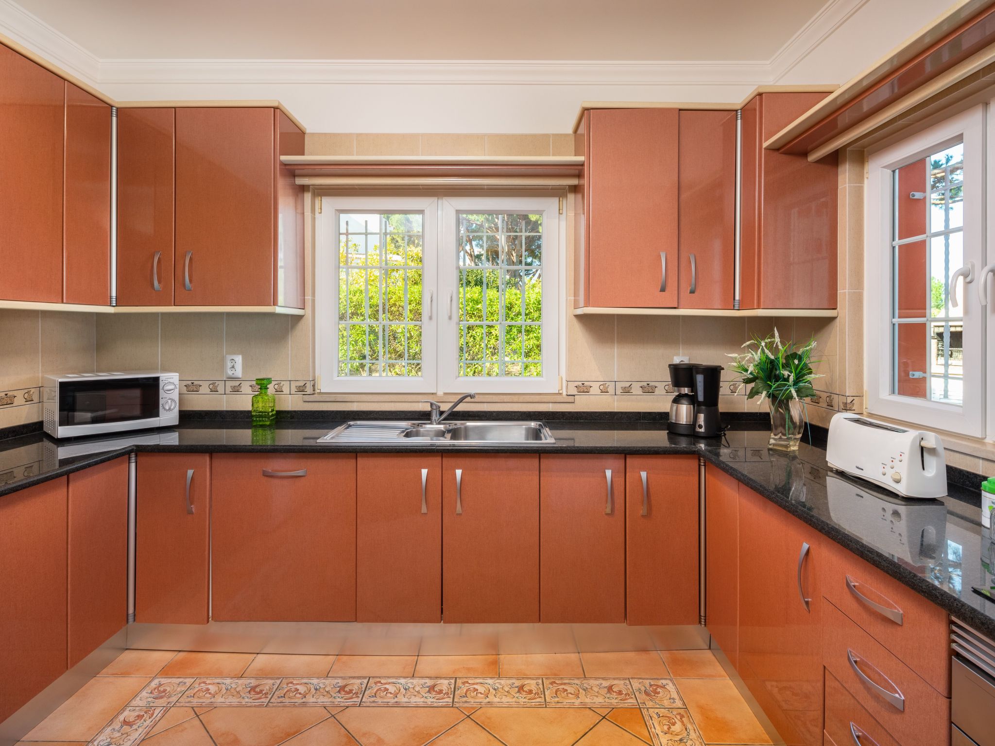 4-Schlafzimmer-Villa R2, Garten, Pool, Strand