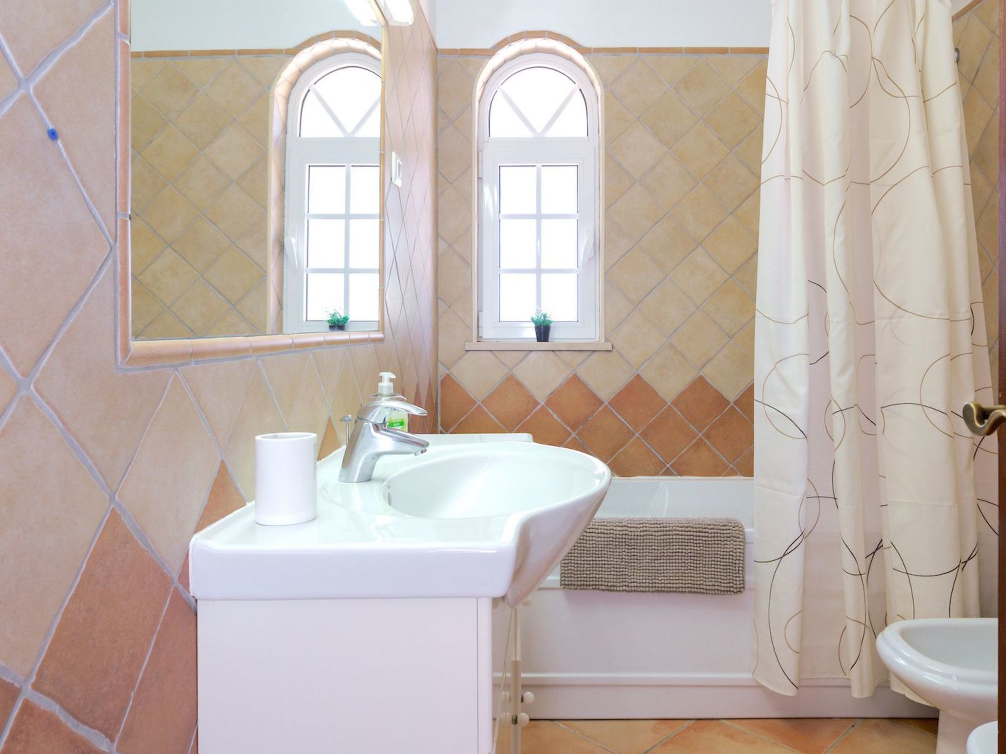 7 Schlafzimmer Villa, Familie, Kinder, Gruppen, Strand, Pool, Garten-Image-tags.info