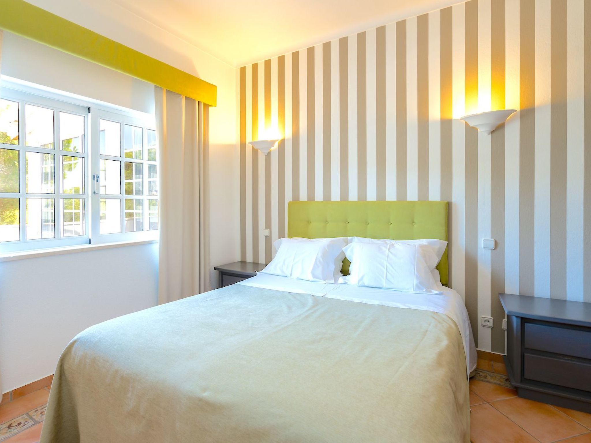 7 Schlafzimmer Villa, Familie, Kinder, Gruppen, Strand, Pool, Garten-Image-tags.info