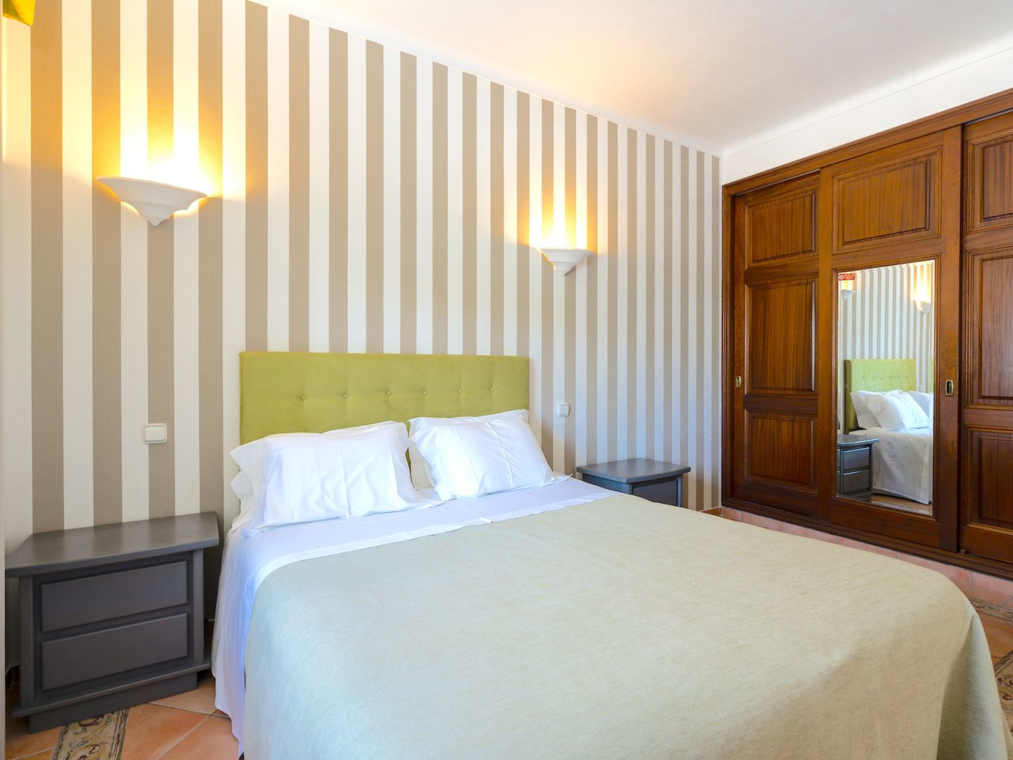 7 Schlafzimmer Villa, Familie, Kinder, Gruppen, Strand, Pool, Garten-Image-tags.info