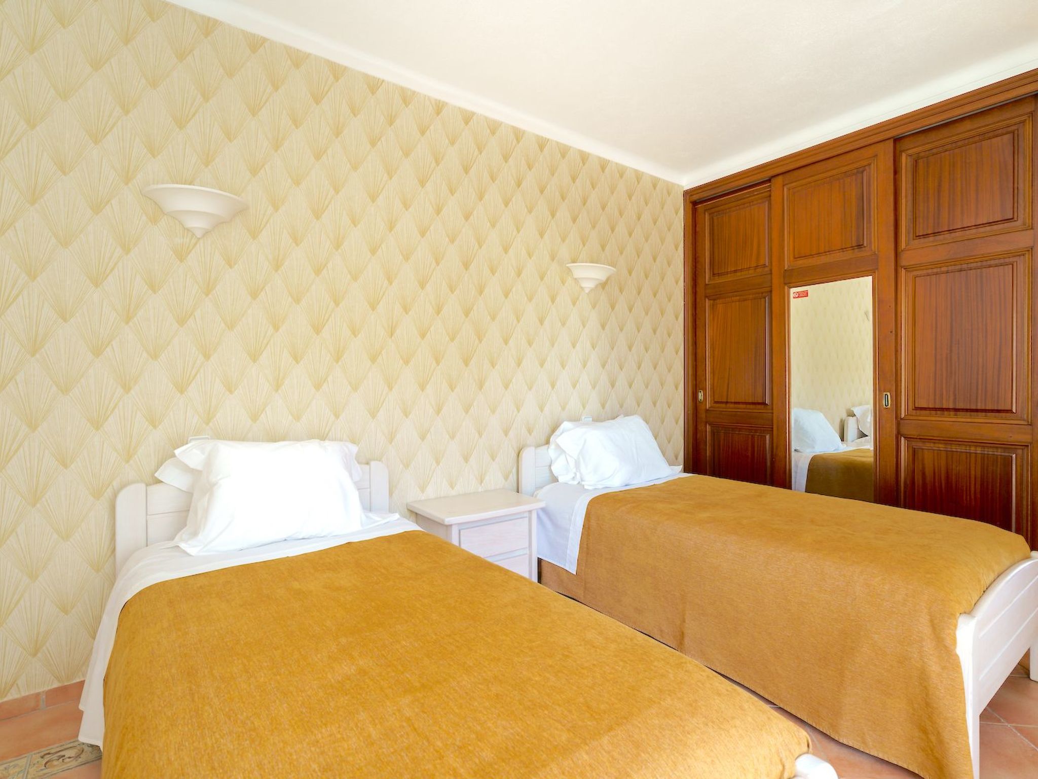 7 Schlafzimmer Villa, Familie, Kinder, Gruppen, Strand, Pool, Garten-Image-tags.info