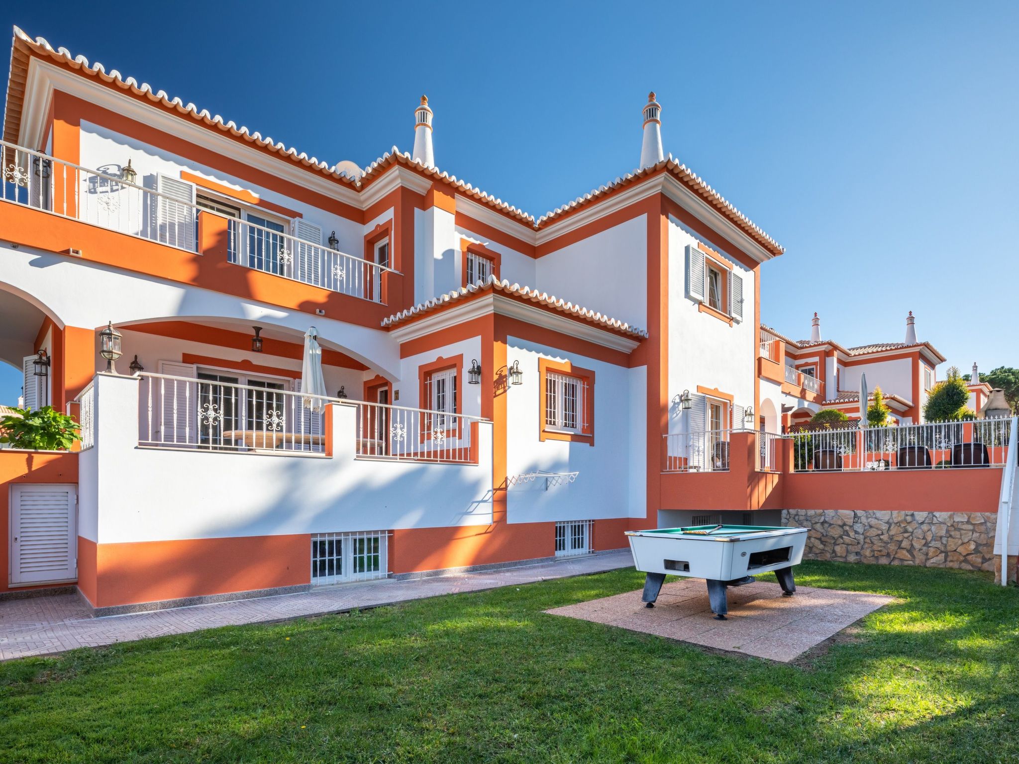 8 Schlafzimmer Villa, Pool, BBq, Strand-Image-tags.info