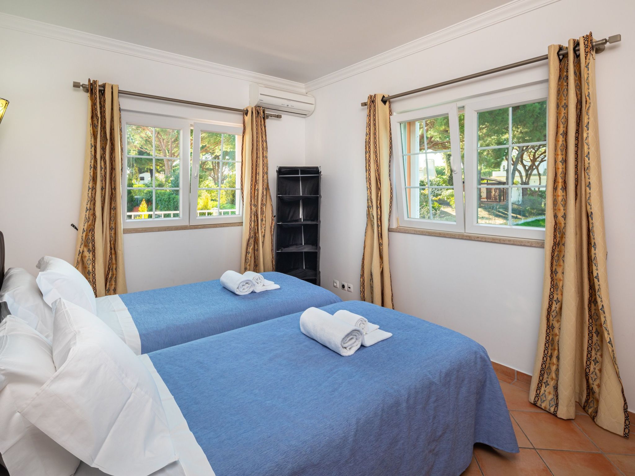 8 Schlafzimmer Villa, Pool, BBq, Strand-Image-tags.info