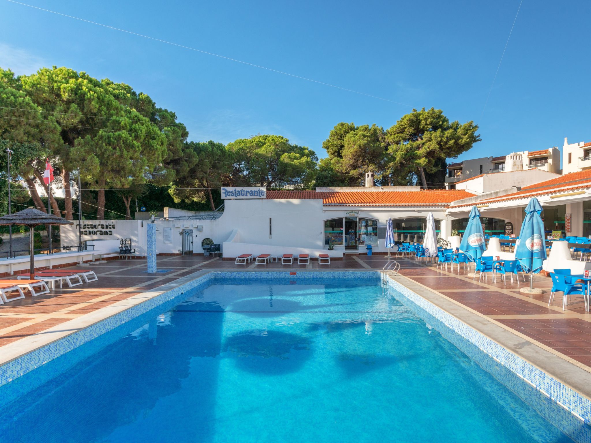 Studio-Apartment "Jardim" mit Gemeinschaftspool-Dehors