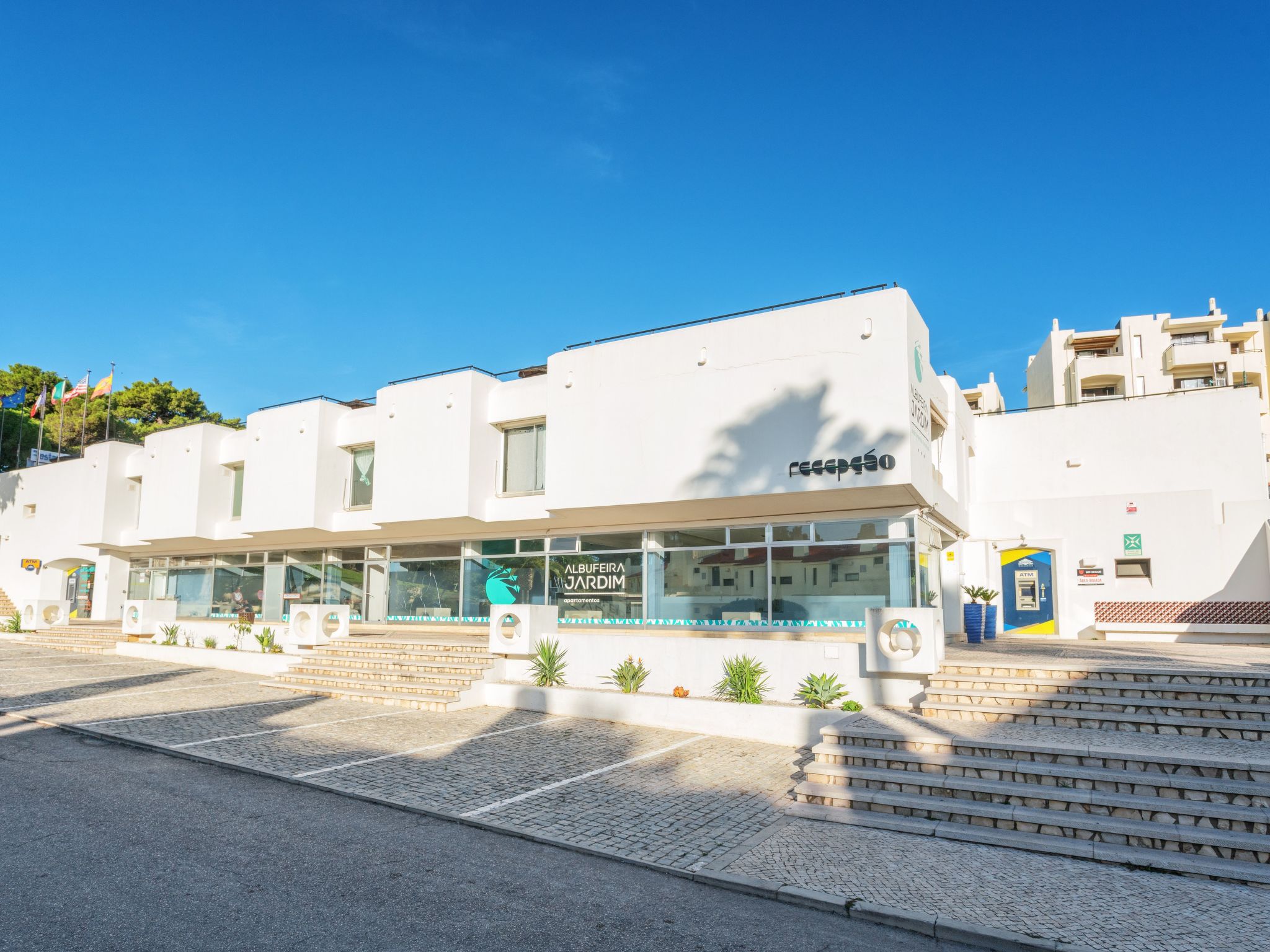 Studio-Apartment "Jardim" mit Gemeinschaftspool-Image-tags.info