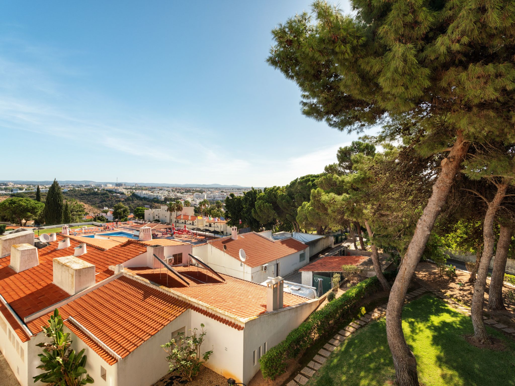 Studio-Apartment "Jardim" mit Gemeinschaftspool-Dehors