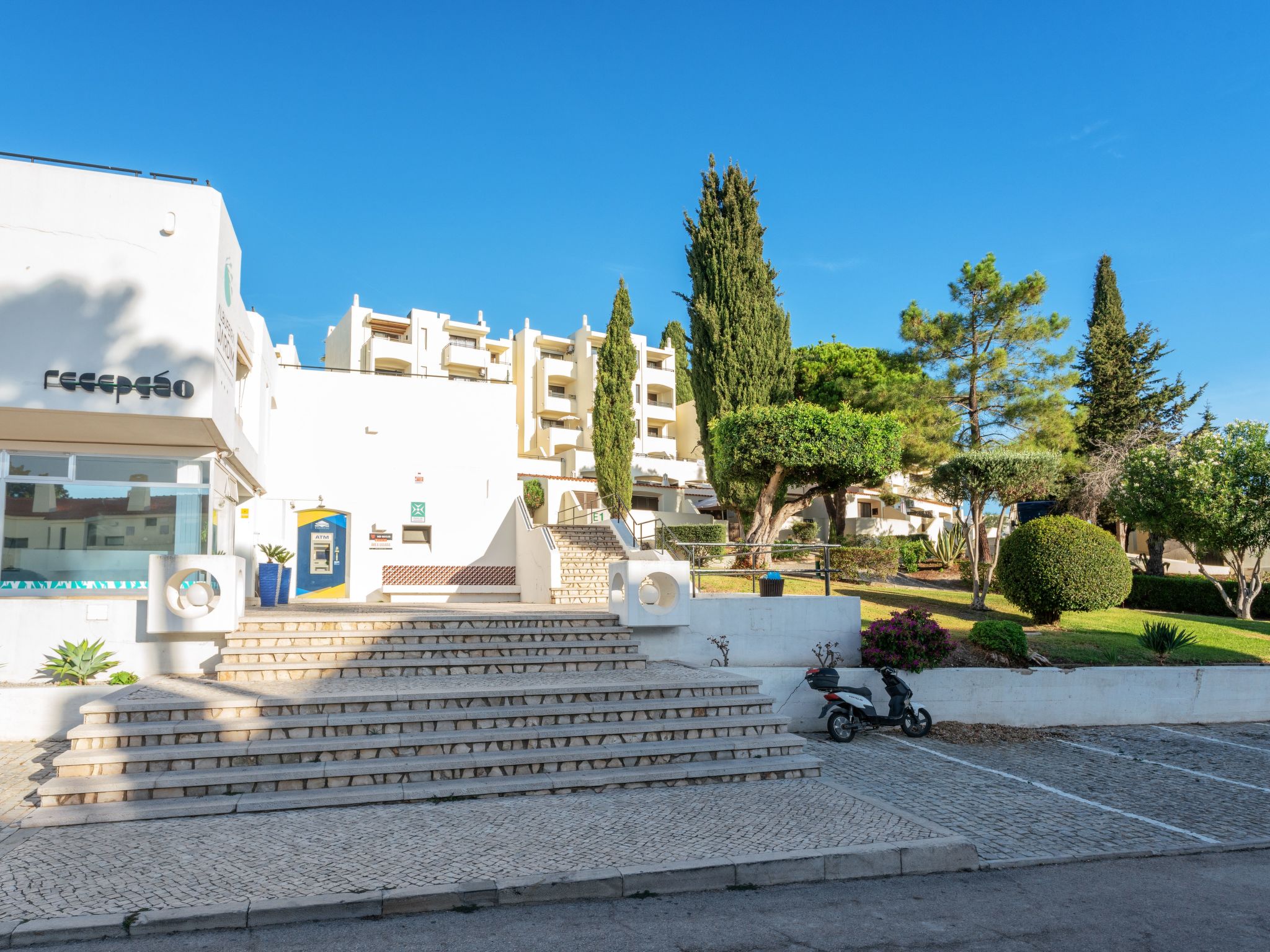 Studio-Apartment "Jardim" mit Gemeinschaftspool-Image-tags.info