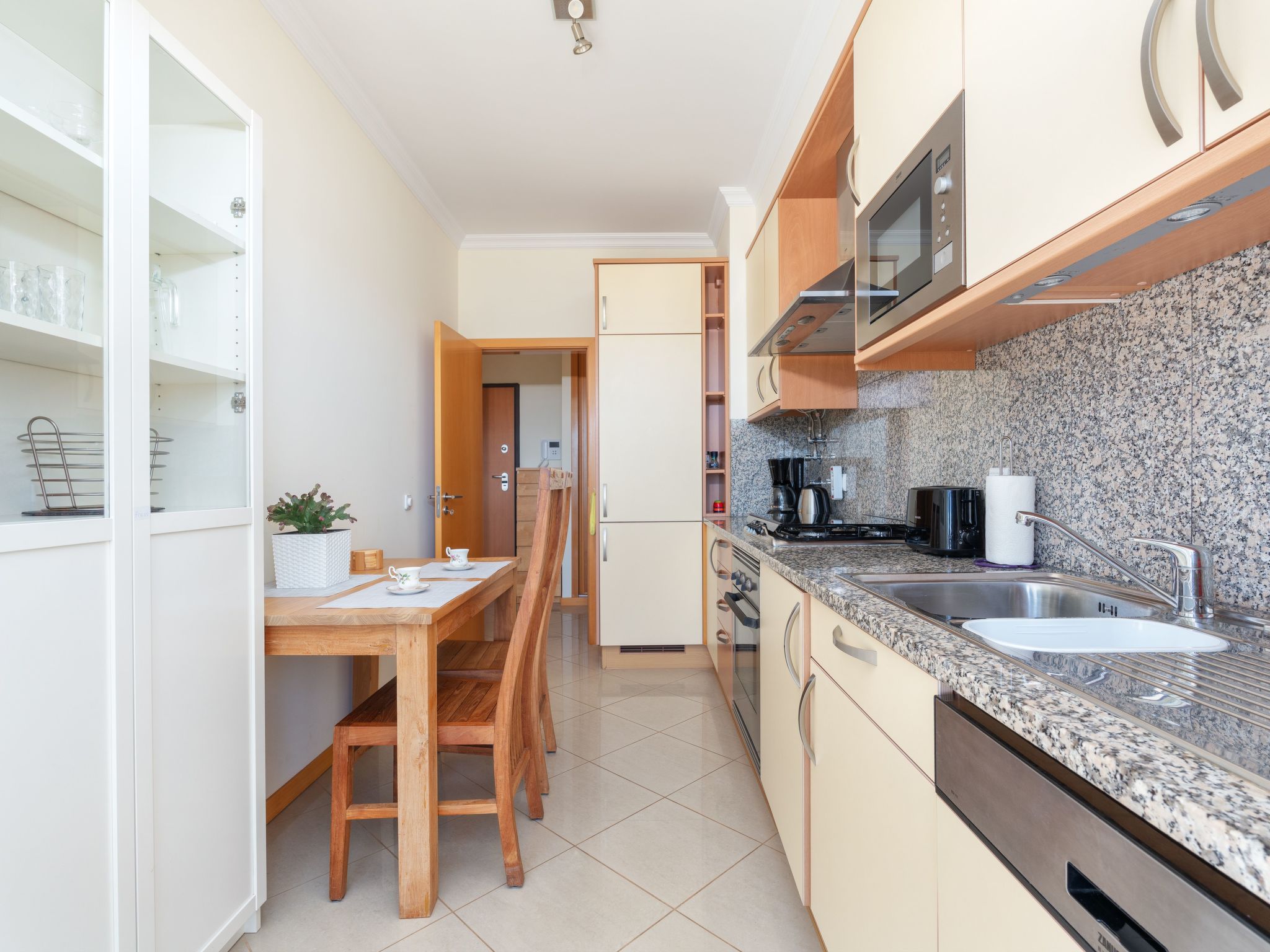 BnB Homes Wohnung mit Terrasse und Schwimmbad-Image-tags.info