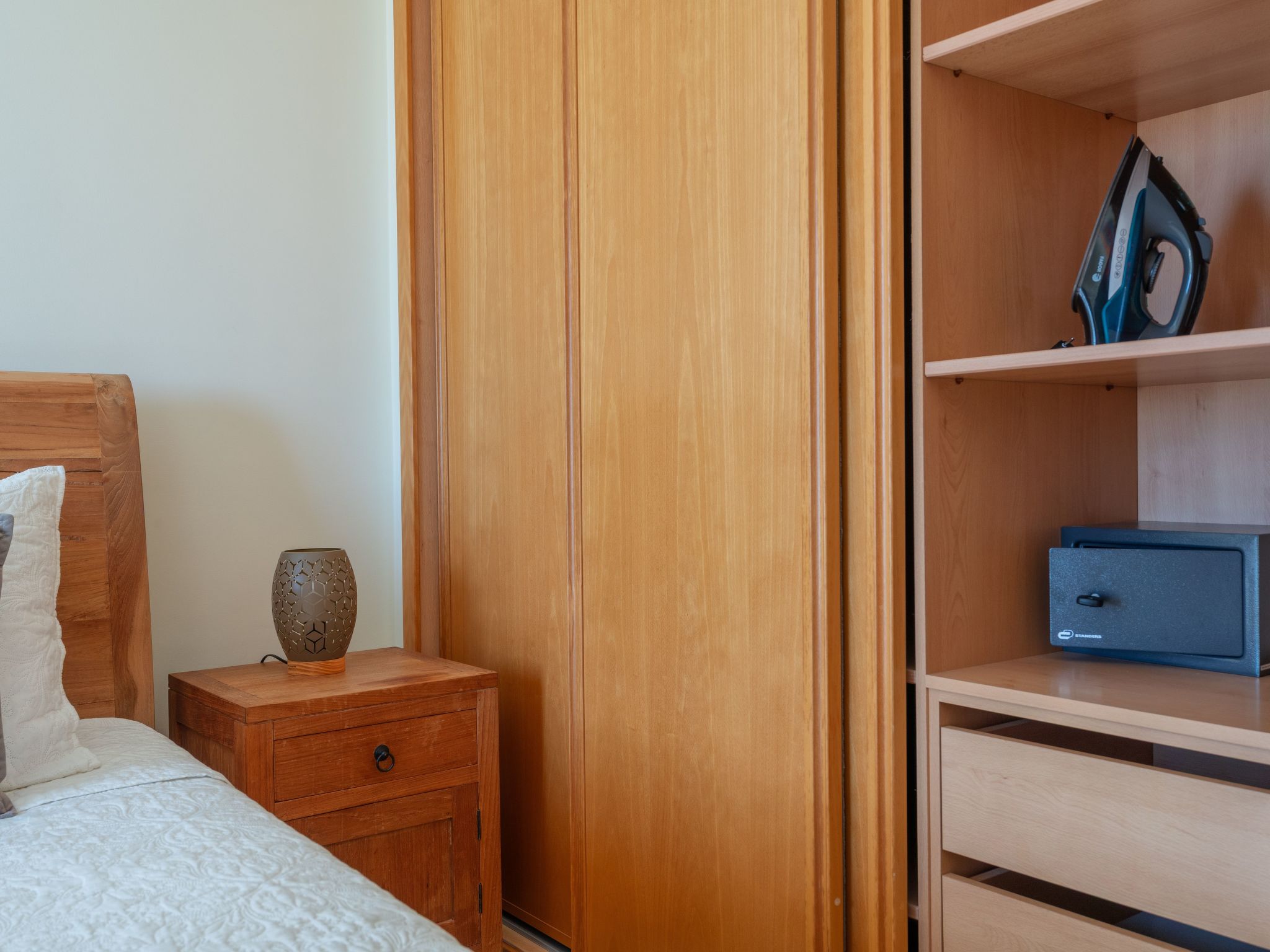 BnB Homes Wohnung mit Terrasse und Schwimmbad-Image-tags.info