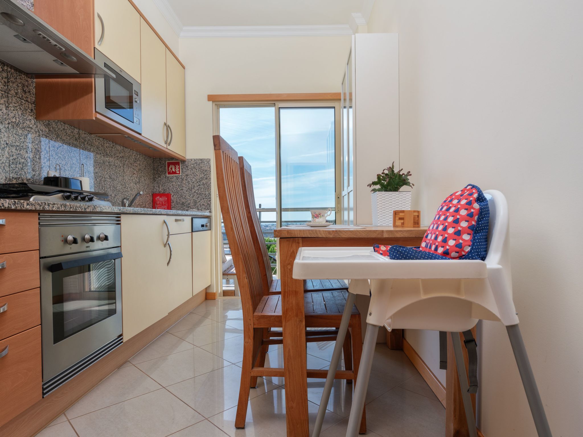 BnB Homes Wohnung mit Terrasse und Schwimmbad-Image-tags.info