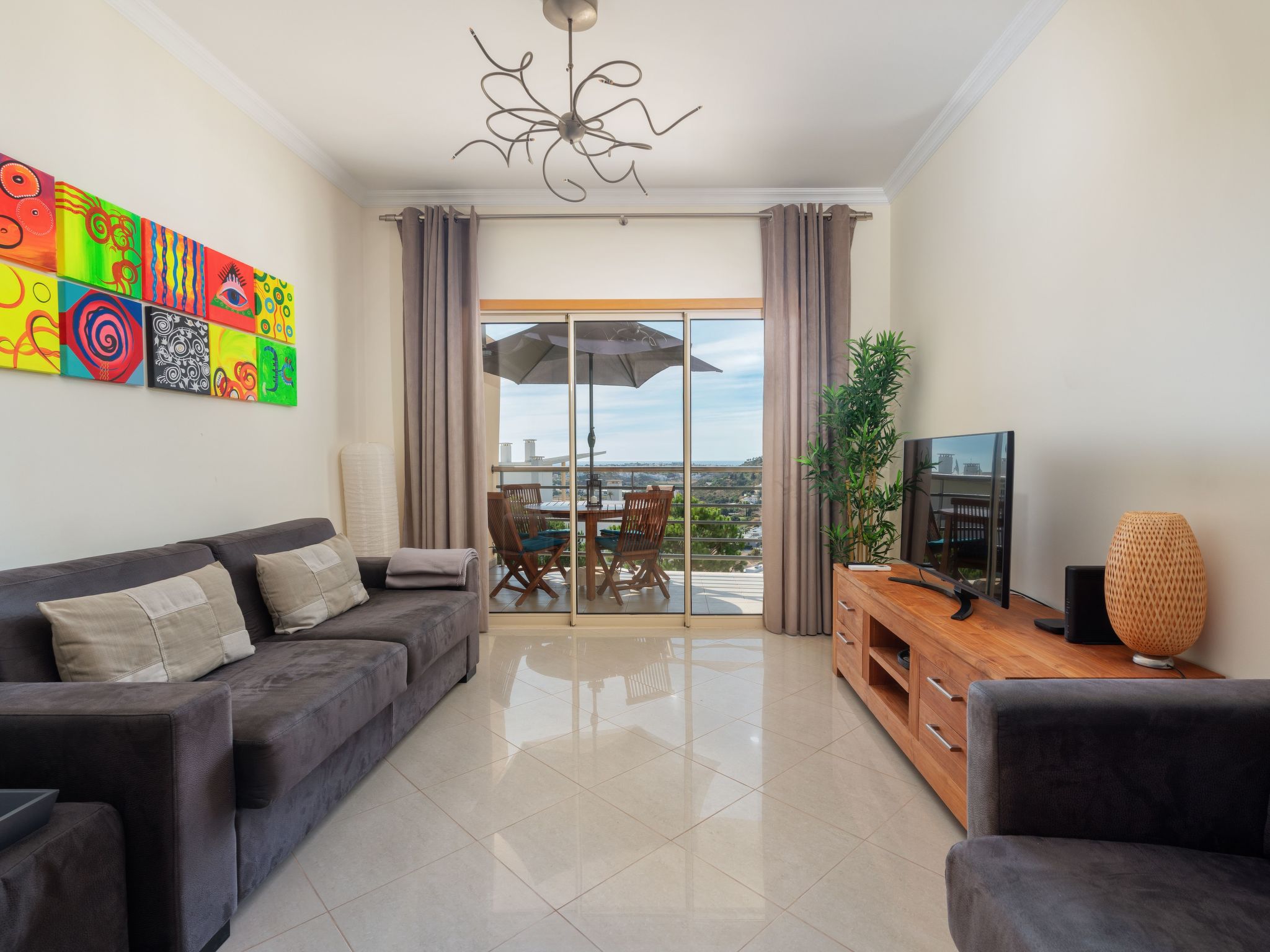 Photo of BnB Homes Wohnung mit Terrasse und Schwimmbad