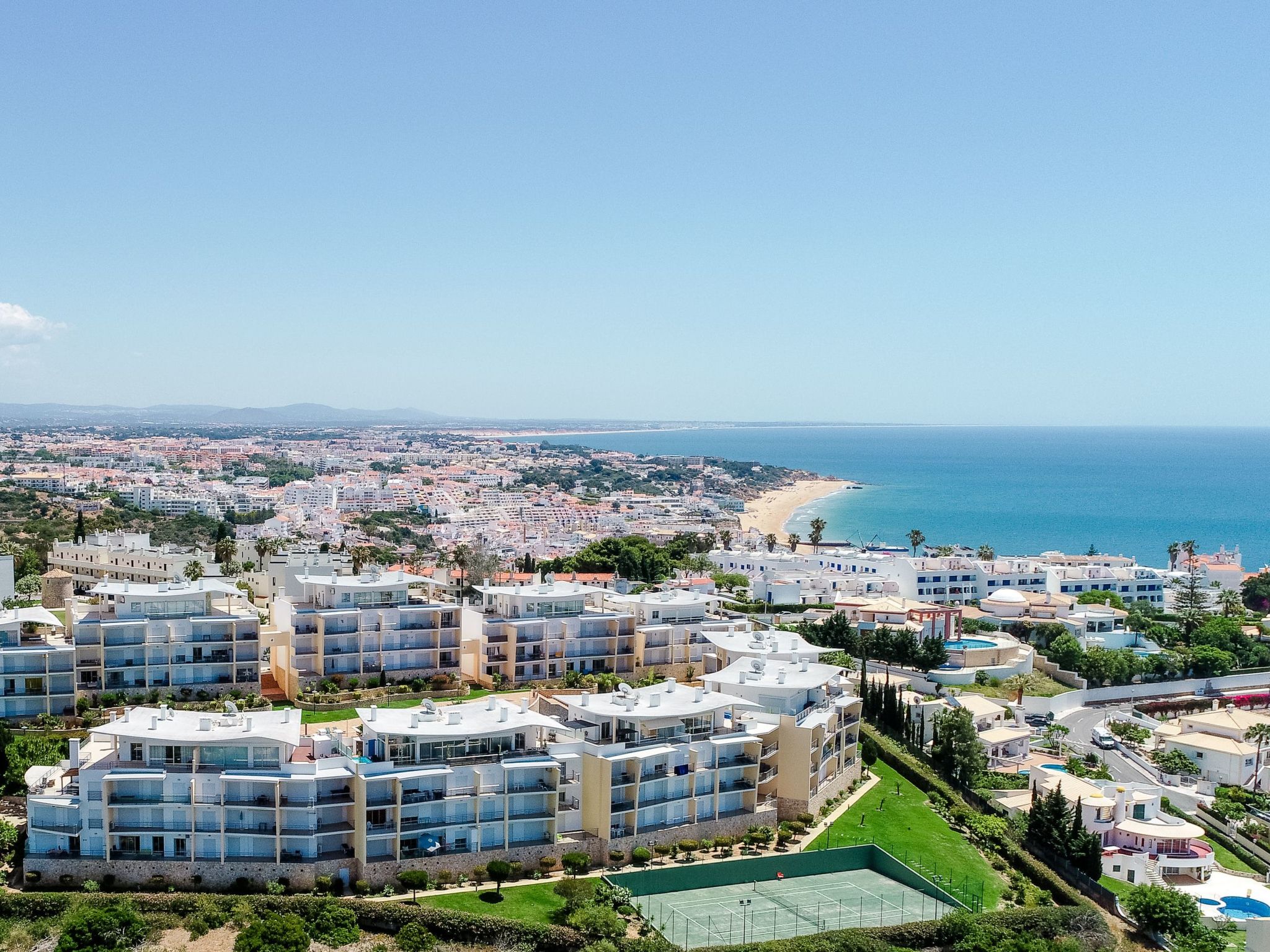 Photo of BnB Homes Wohnung mit Terrasse und Schwimmbad