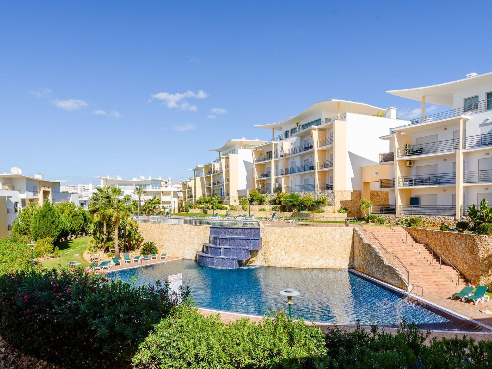 Photo of BnB Homes Wohnung mit Terrasse und Schwimmbad