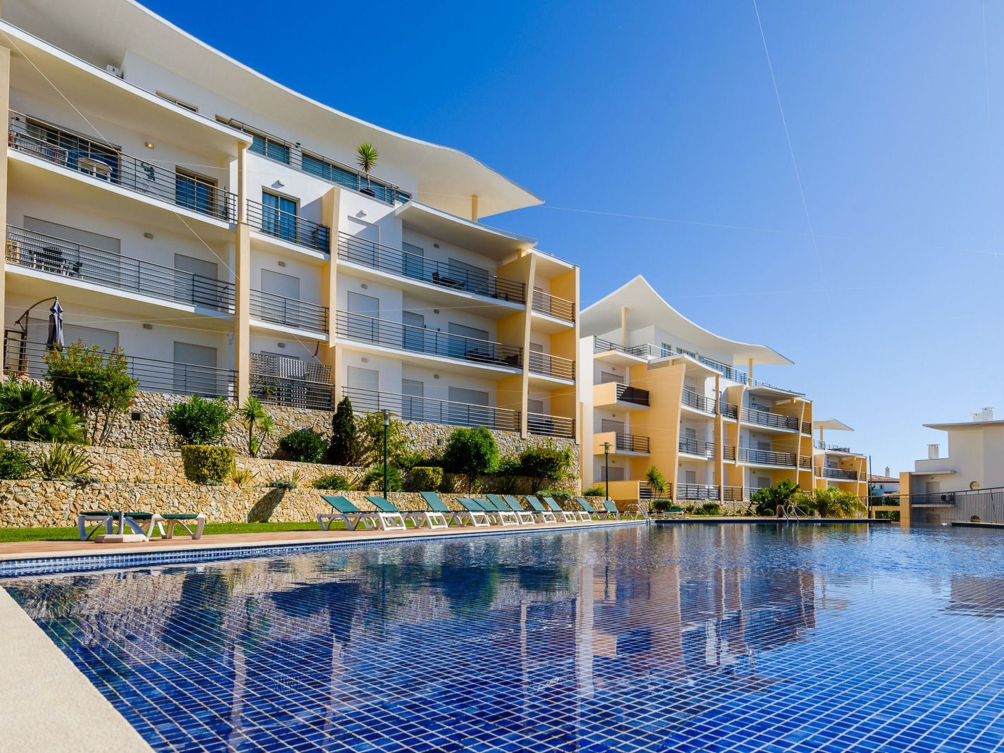 Photo of BnB Homes Wohnung mit Terrasse und Schwimmbad