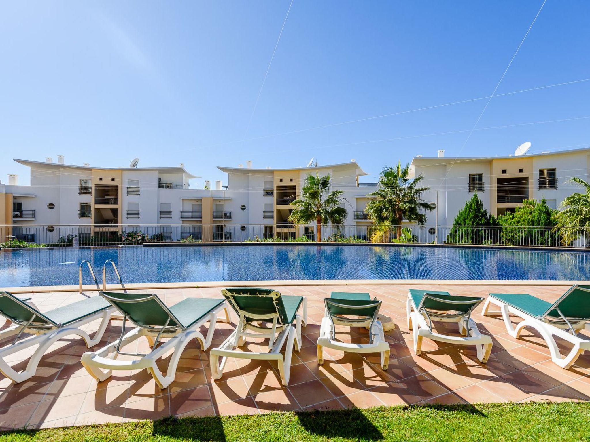 Photo of BnB Homes Wohnung mit Terrasse und Schwimmbad