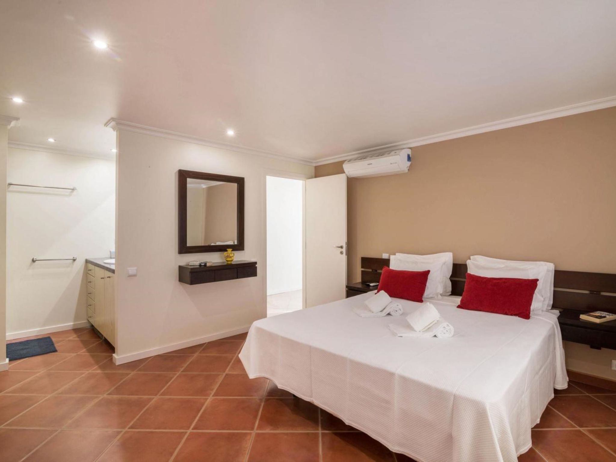 Malick - Sunny Way-Drinnen