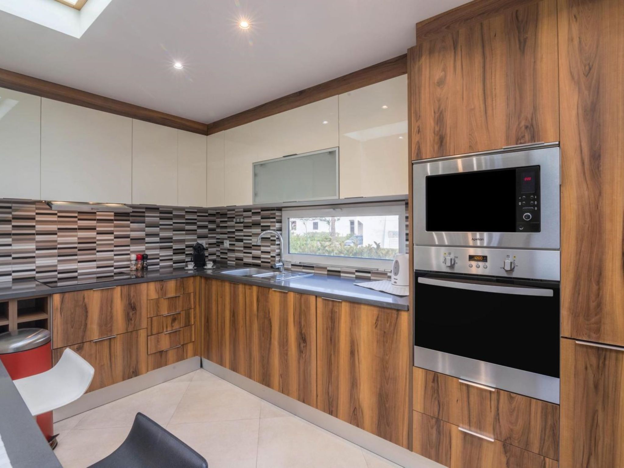 Malick - Sunny Way-Drinnen