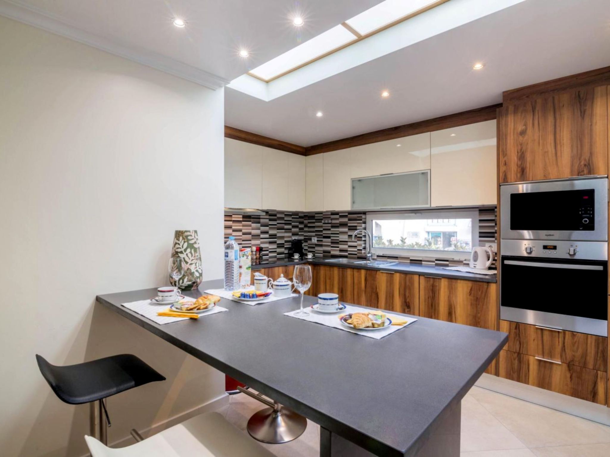 Malick - Sunny Way-Drinnen