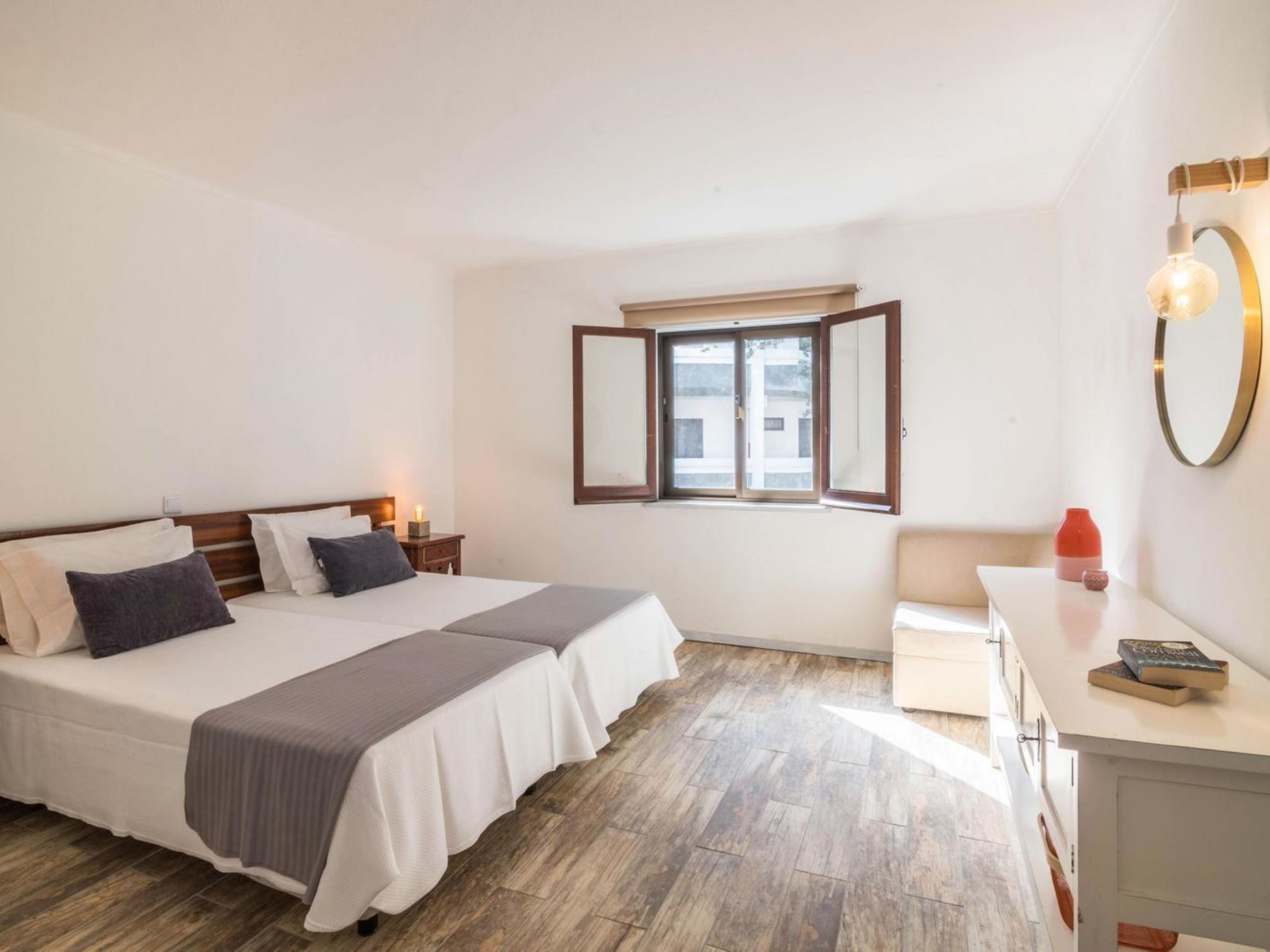 Patrick - Sunny Way-Drinnen