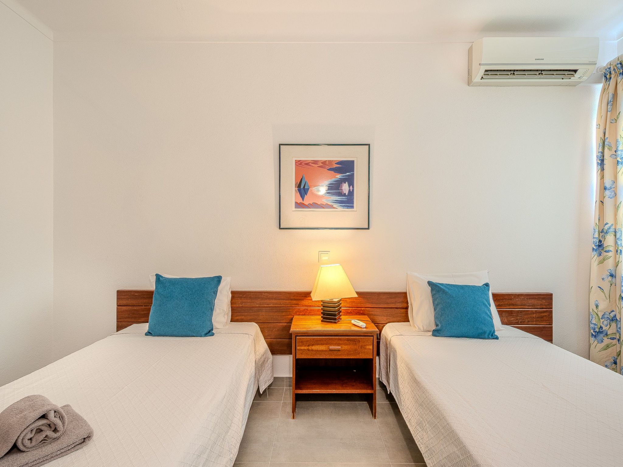 Amélia - Sunny Way-Dedans