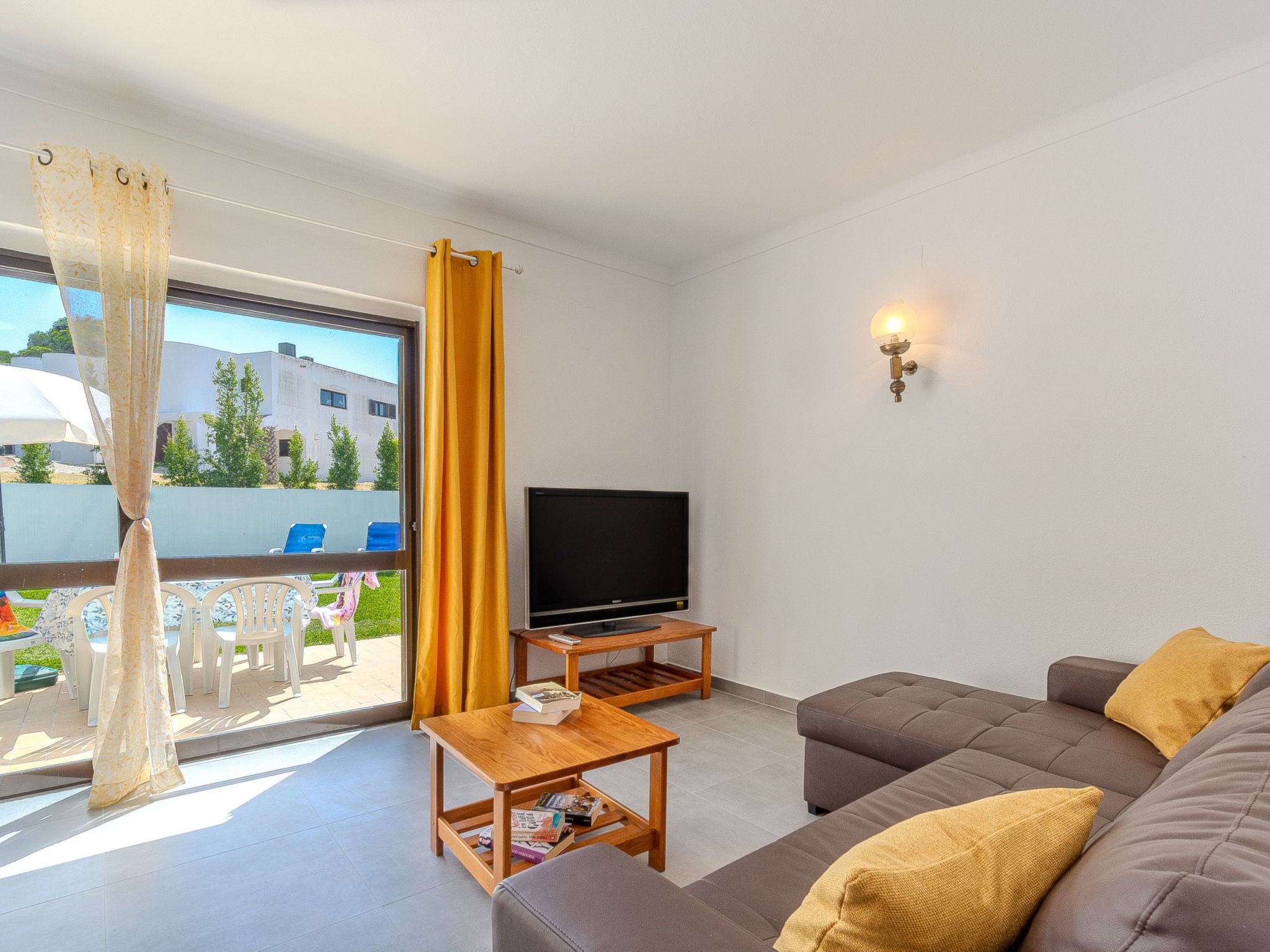 Amélia - Sunny Way-Dedans