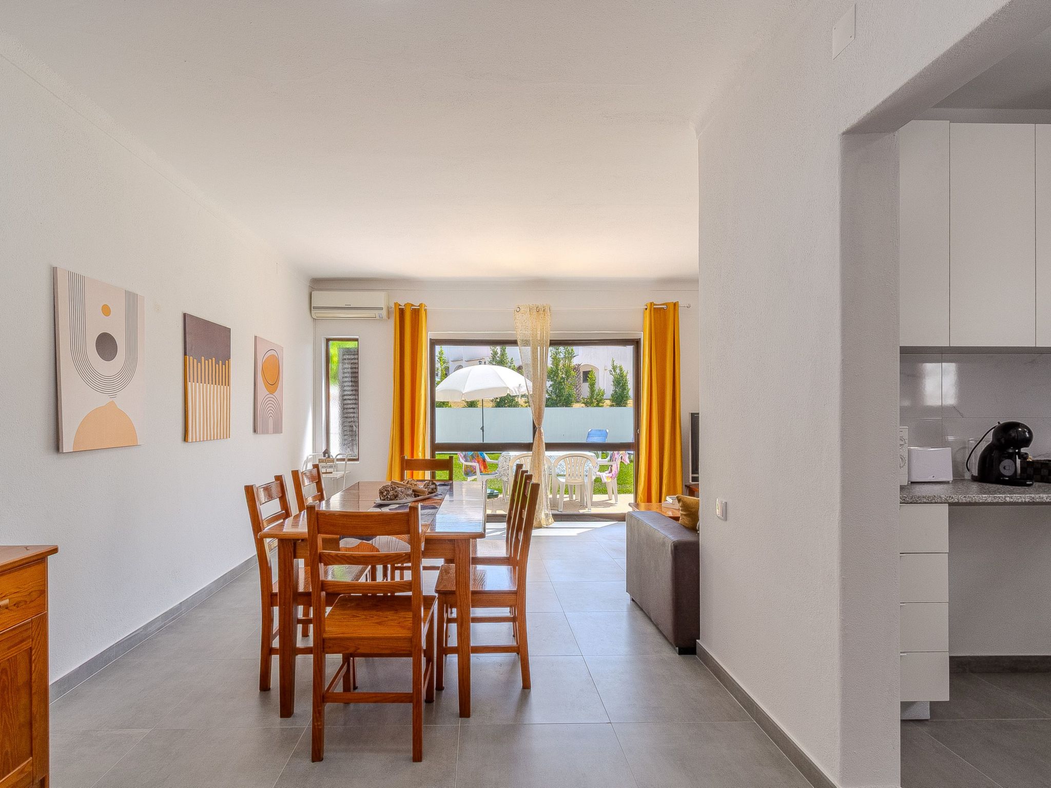 Amélia - Sunny Way-Dedans