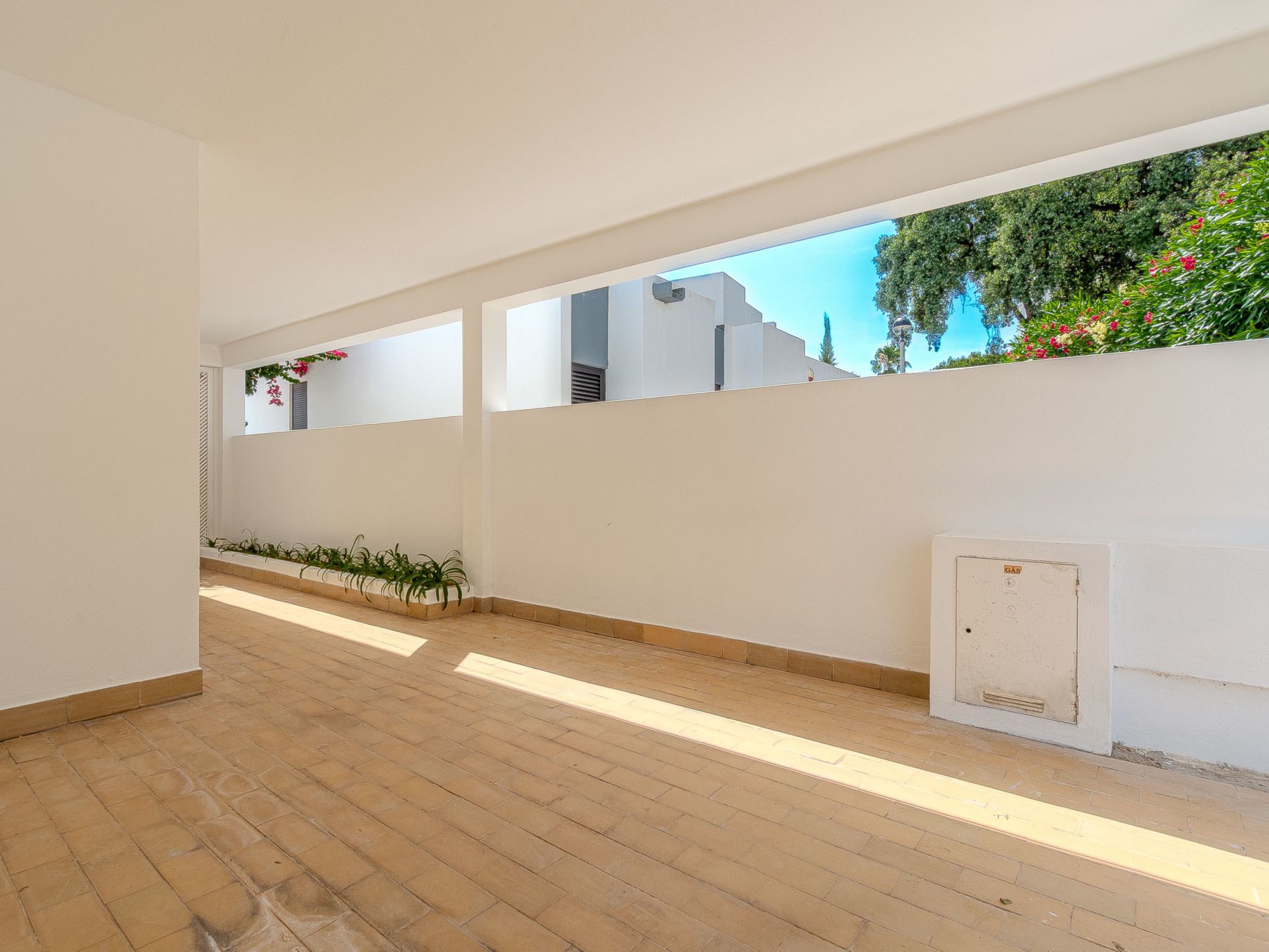 Amélia - Sunny Way-Dehors