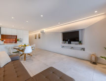 Gerenoveerd appartement in centrum Albufeira met zwembad en tuin - thumbnail 4