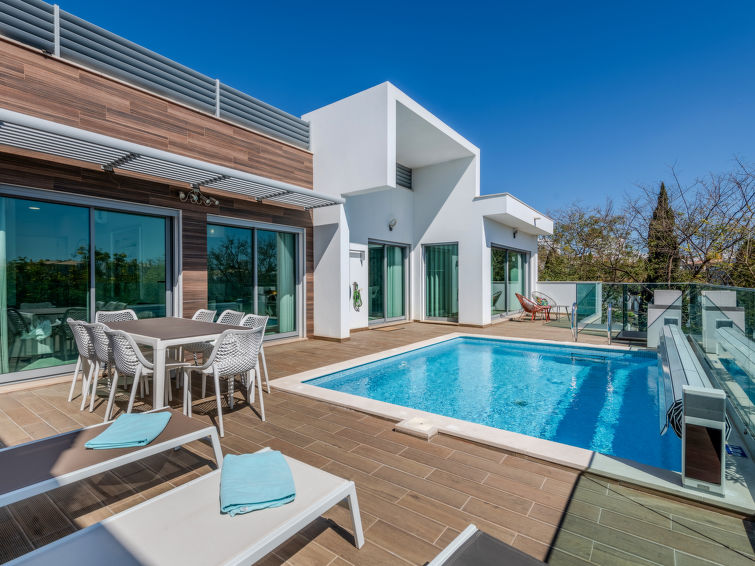 6-persoons moderne villa met verwarmd privézwembad in Albufeira in Albufeira