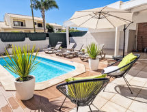Zonnig vakantiehuis met verwarmd zwembad nabij strand Albufeira - thumbnail 2