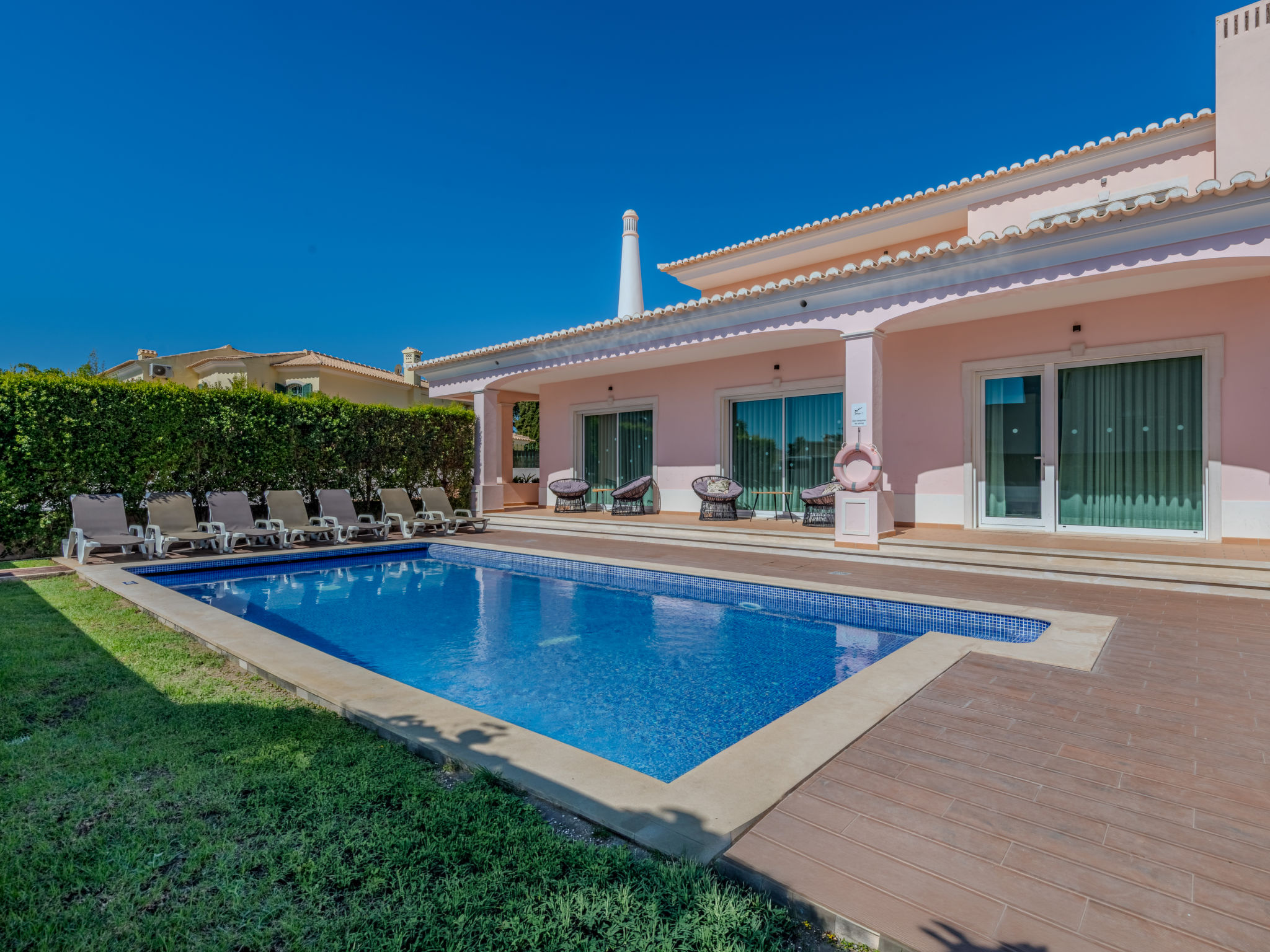 V8 Bastos - VIP Properties - Buiten