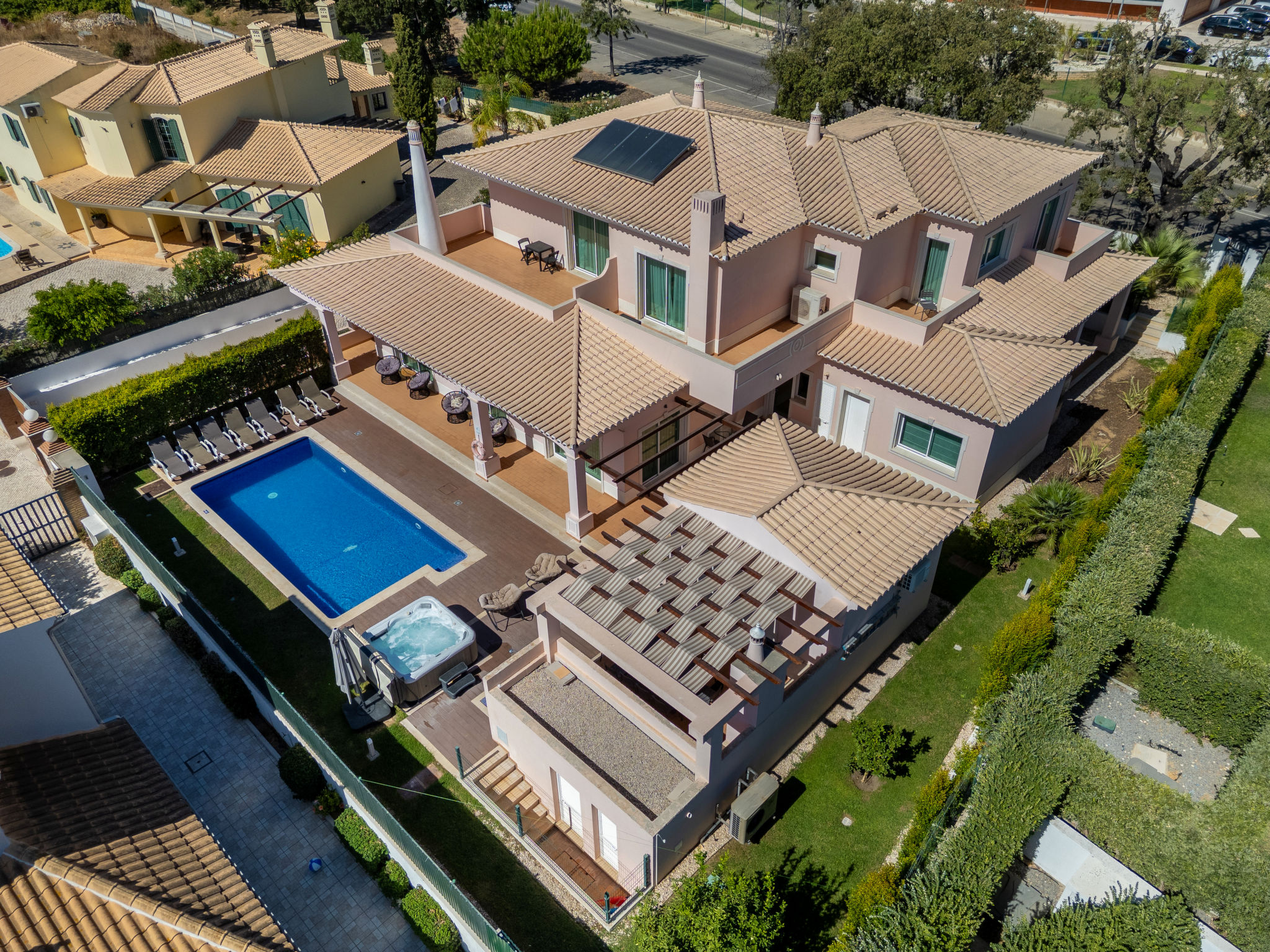 V8 Bastos - VIP Properties - Buiten