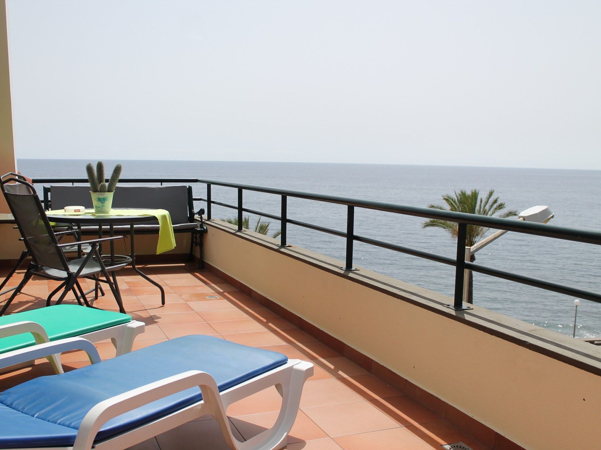 Mit Terrasse-Drinnen