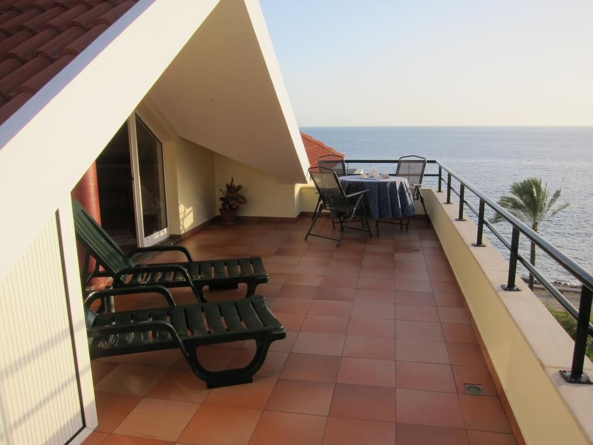 Mit Terrasse-Drinnen