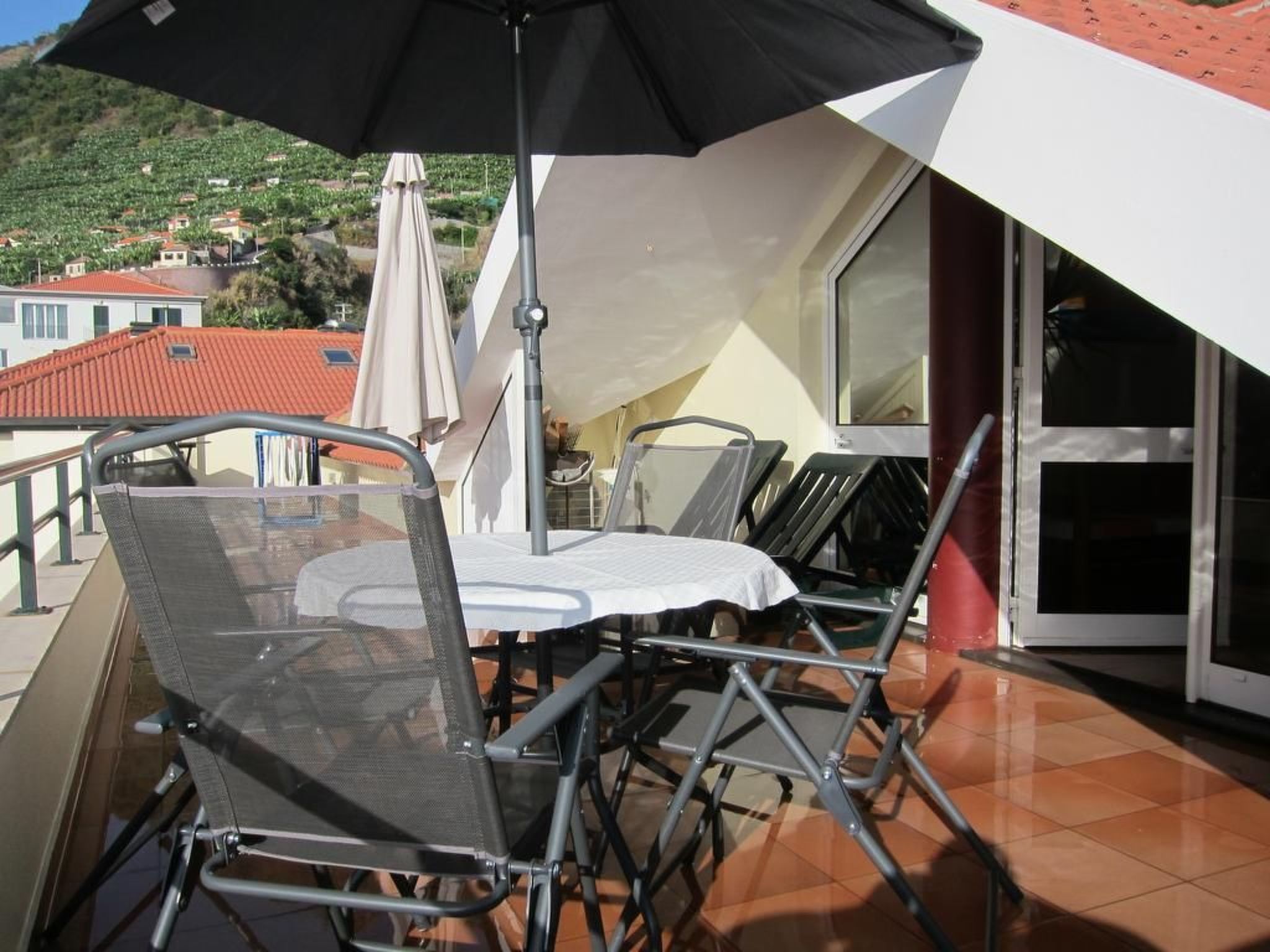 Mit Terrasse-Drinnen