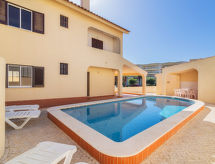 Villa Flor de Maio: privézwembad, 550m van strand São Lourenço - thumbnail 1