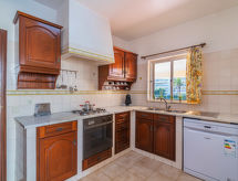 Villa Flor de Maio: privézwembad, 550m van strand São Lourenço - thumbnail 4