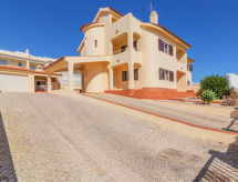 Villa Flor de Maio: privézwembad, 550m van strand São Lourenço - thumbnail 6