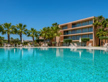 Algarve Sun-Sea Retreat