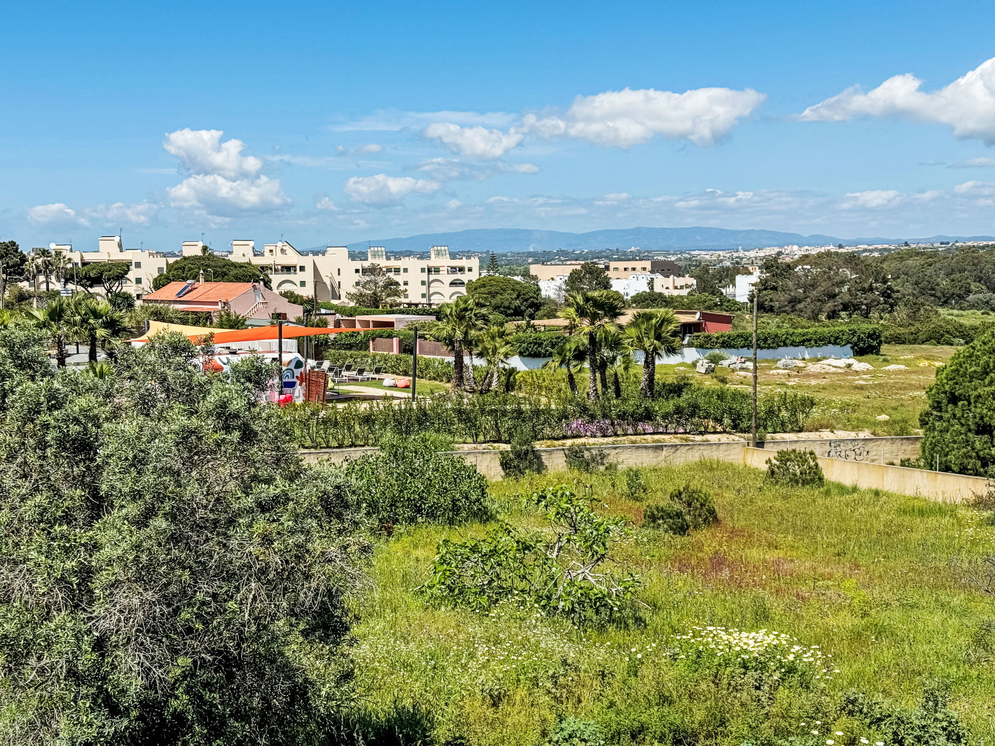 Zonnig vakantiehuis met privézwembad op 650m van Praia da Galé - foto 35