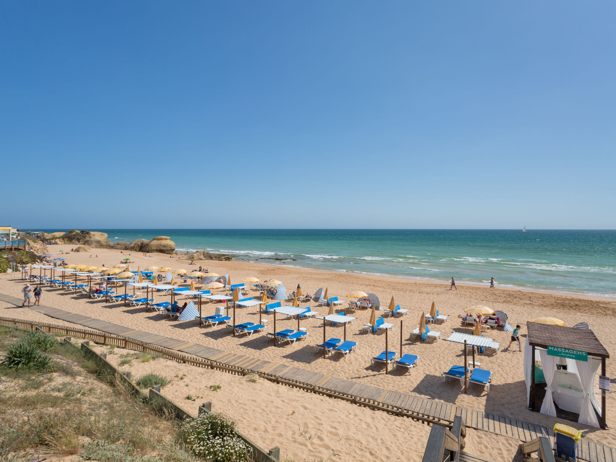 Zonnig vakantiehuis met privézwembad op 650m van Praia da Galé - foto 38