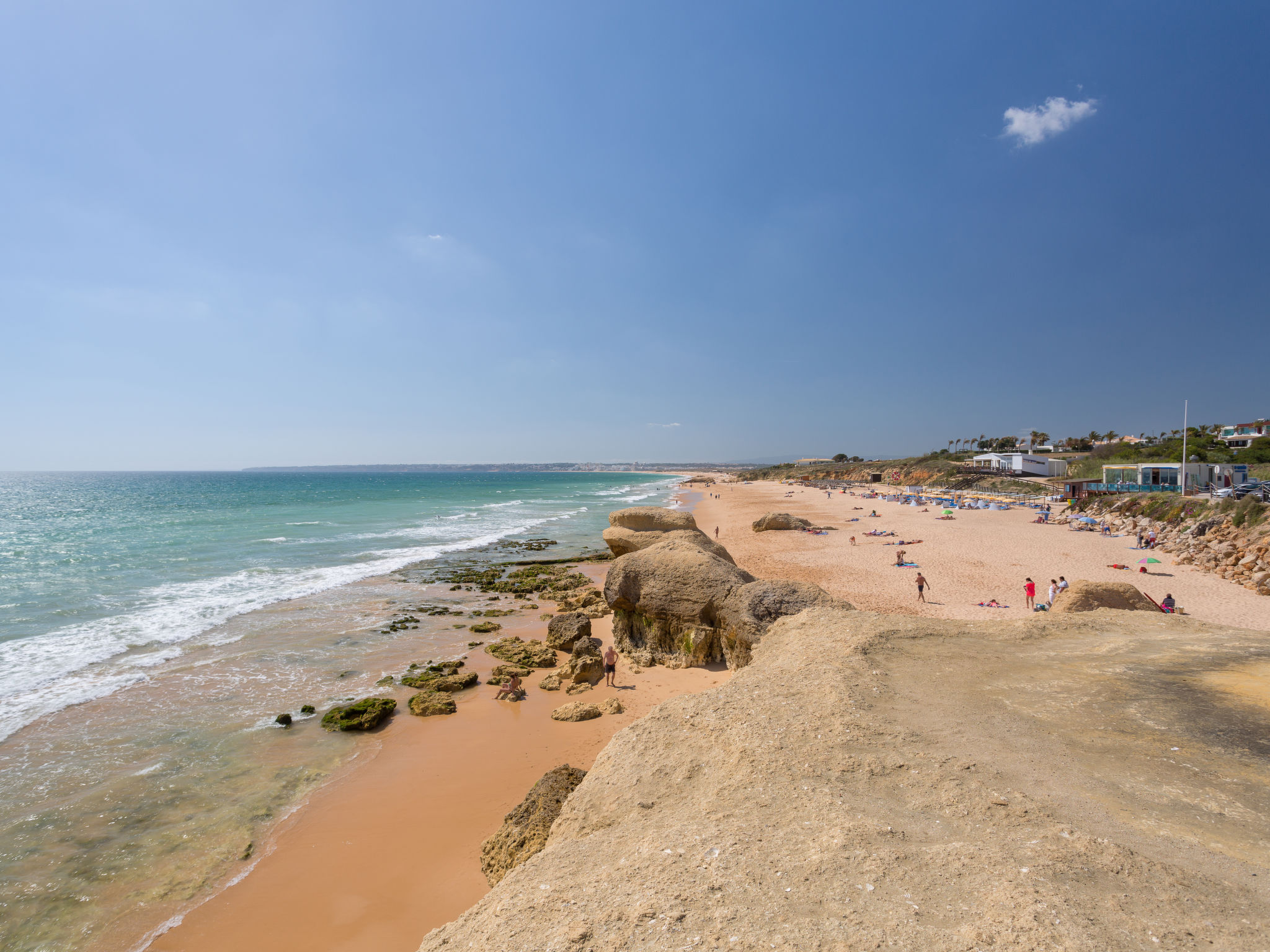 Zonnig vakantiehuis met privézwembad op 650m van Praia da Galé - foto 39
