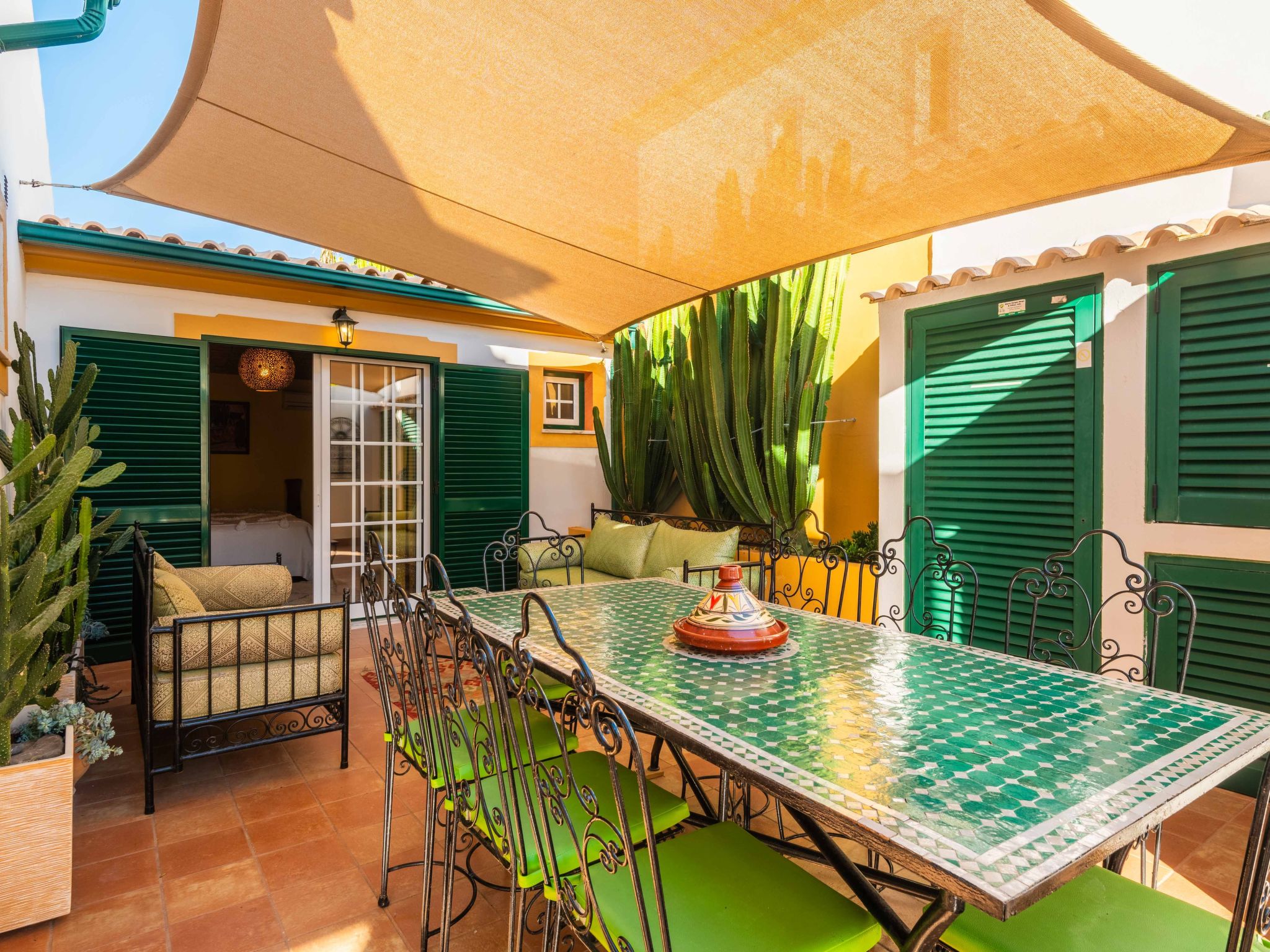 Feriendorf "Riad Serpa Galé".-Inside