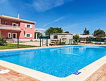 Casa das Amendoeiras