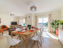 Vila Caravela: Moderne golfvilla met privétuin in Alcantarilha, Algarve - thumbnail 4