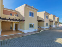 Vila Caravela: Moderne golfvilla met privétuin in Alcantarilha, Algarve - thumbnail 3