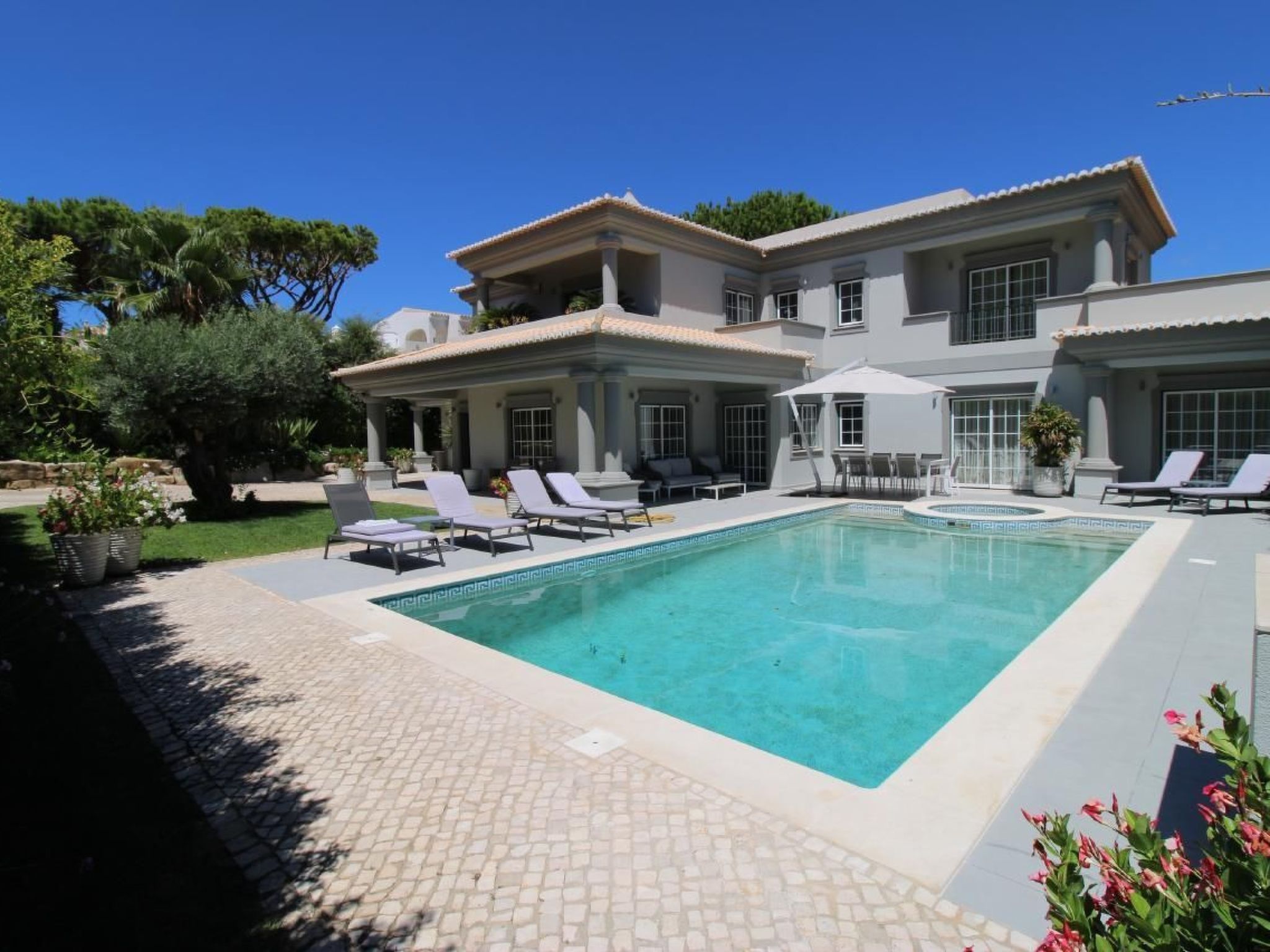 In Almancil mit Garten, Grill und Terrasse-Image-tags.info