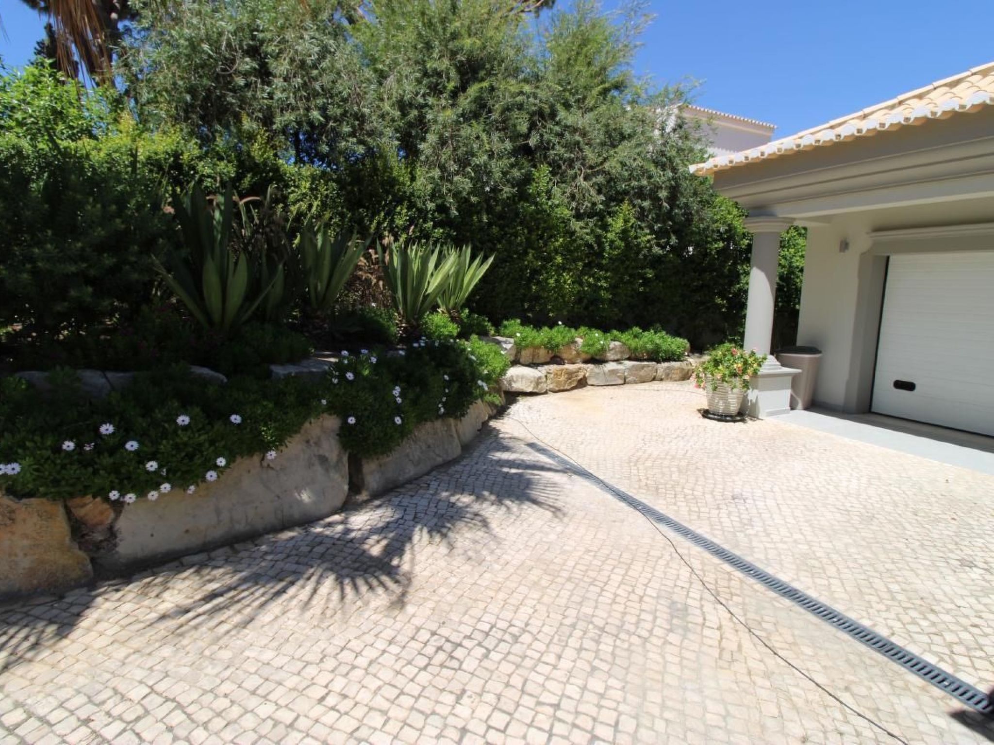 In Almancil mit Garten, Grill und Terrasse-Dehors