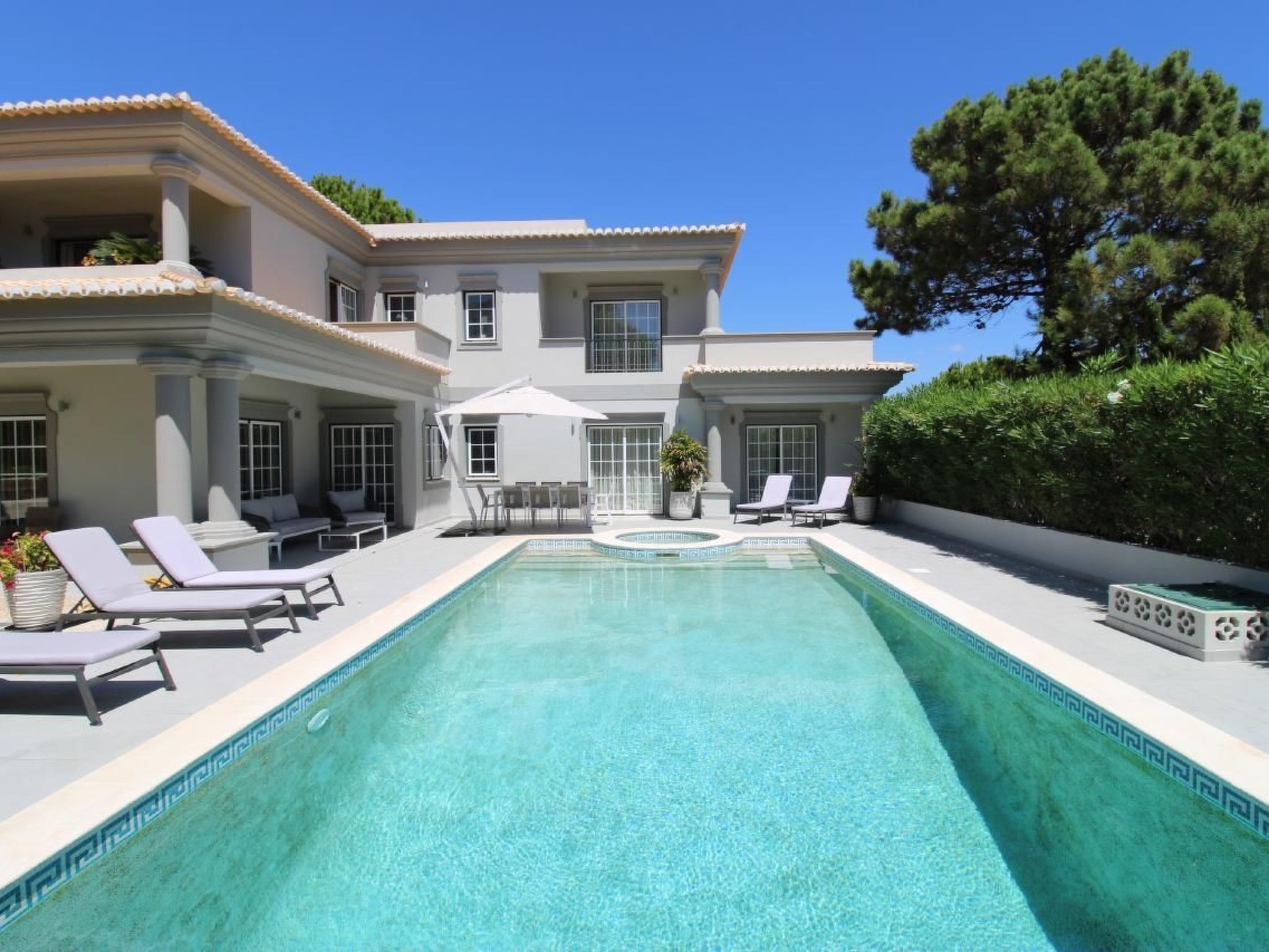 In Almancil mit Garten, Grill und Terrasse-Image-tags.info