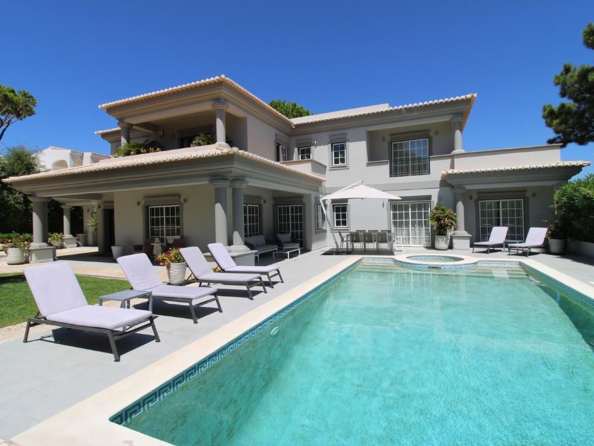 In Almancil mit Garten, Grill und Terrasse-Image-tags.info